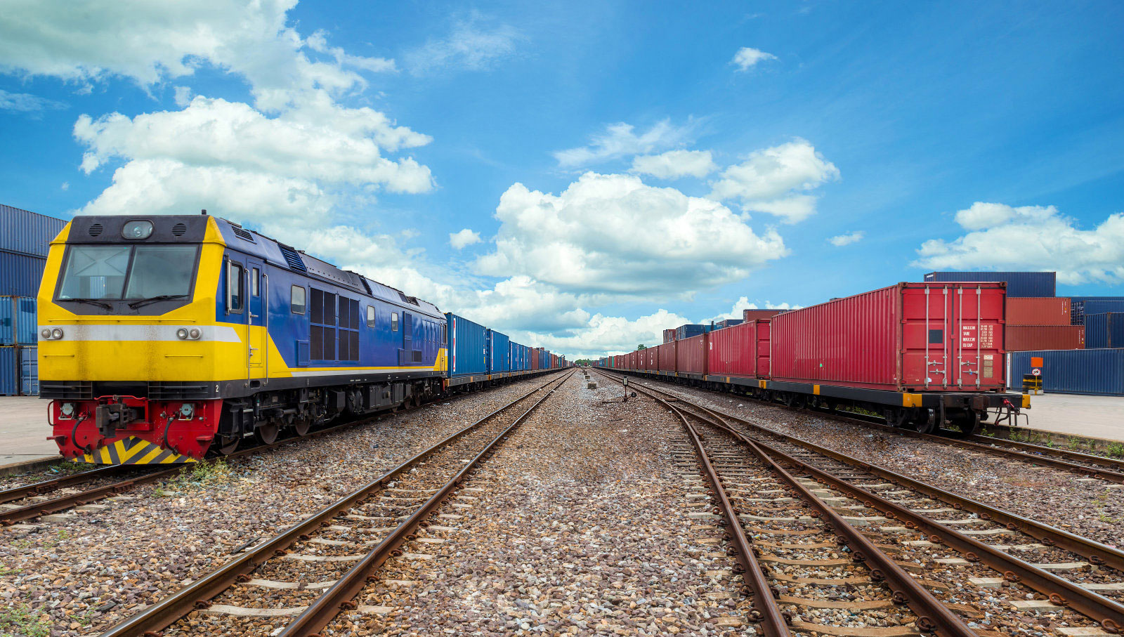 Qué industrias están incluidas en el sector del transporte.